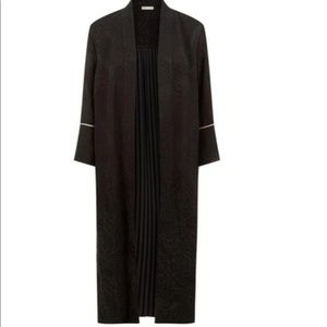 Maje Kimono Vlisse Black Paisley Jaquard Crepe. Size 1- Small. Pleated Back Robe